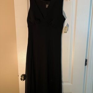 connected apparel Black Sleeveless Maxi Dress